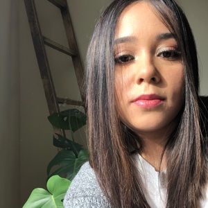 Meet your Posher, Adriana